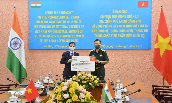 Ấn Độ bàn giao 1 triệu USD viện trợ Bộ Quốc phòng - Ảnh 1.