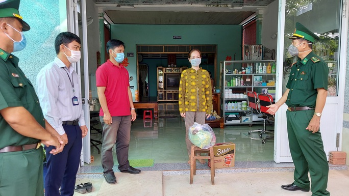 Cảnh sát biển và biên phòng ở Kiên Giang giúp dân nghèo ổn định cuộc sống - Ảnh 5. Cảnh sát biển và biên phòng ở Kiên Giang giúp dân nghèo ổn định cuộc sống - Ảnh 5.