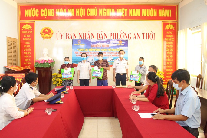 Cảnh sát biển và biên phòng ở Kiên Giang giúp dân nghèo ổn định cuộc sống - Ảnh 2. Cảnh sát biển và biên phòng ở Kiên Giang giúp dân nghèo ổn định cuộc sống - Ảnh 2.