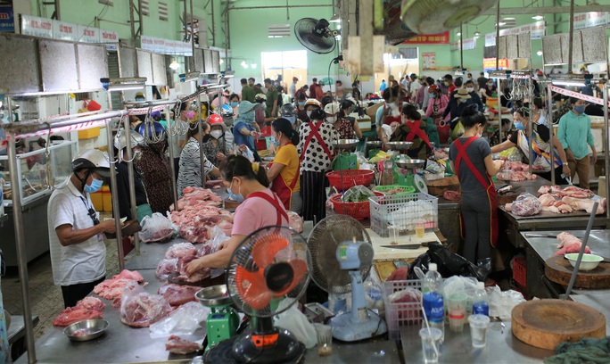 Giám đốc Sở Công Thương Đà Nẵng: Hàng hóa có đủ, hộ nghèo sẽ được hỗ trợ - Ảnh 1.