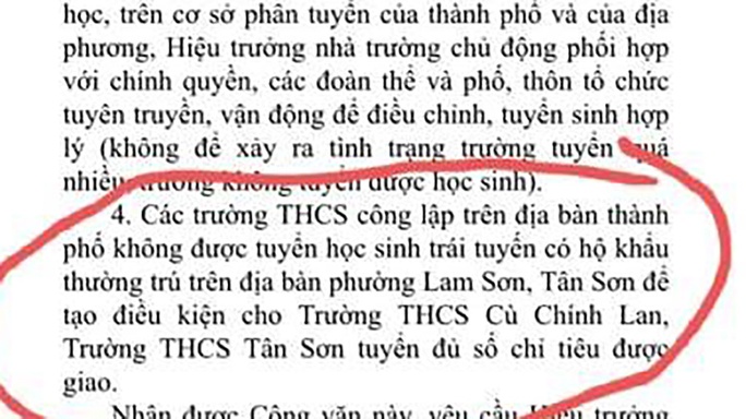 Phụ huynh bức xúc vì TP Thanh Hóa cấm cửa học sinh 2 phường học trái tuyến - Ảnh 2.