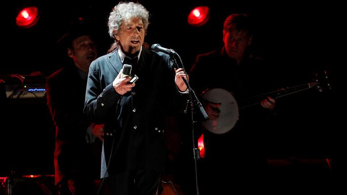 Danh ca Bob Dylan bị tố lạm dụng tình dục bé gái 12 tuổi - Ảnh 1.