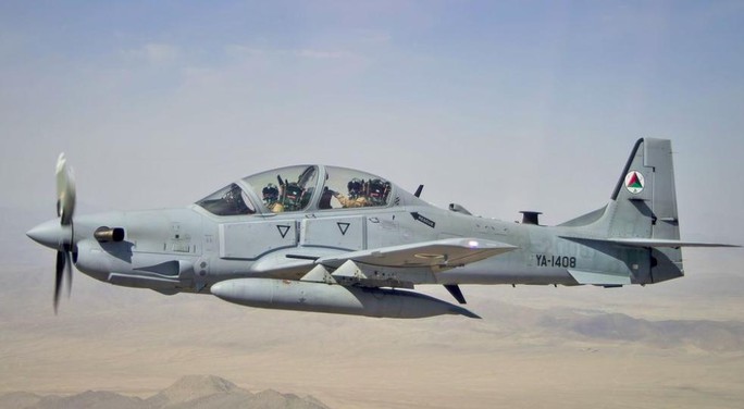 Máy bay Afghanistan đâm trúng tiêm kích Uzbekistan khi đào thoát - Ảnh 1.