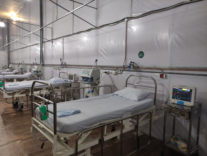 Bên trong bệnh viện dã chiến điều trị Covid-19 đa tầng 1.000 giường ở TP HCM - Ảnh 2.