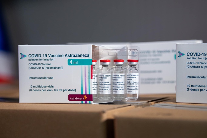 Thêm hơn 1,2 triệu liều vắc-xin Covid-19 của AstraZeneca về đến Việt Nam - Ảnh 2.