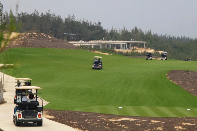 Cục phó Cục thuế Bình Định giải trình không trung thực vụ đánh golf giữa lệnh cấm? - Ảnh 2.
