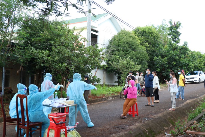 Xuất hiện chùm 17 ca bệnh ngoài cộng đồng ở Đắk Lắk, chưa rõ nguồn lây - Ảnh 2.