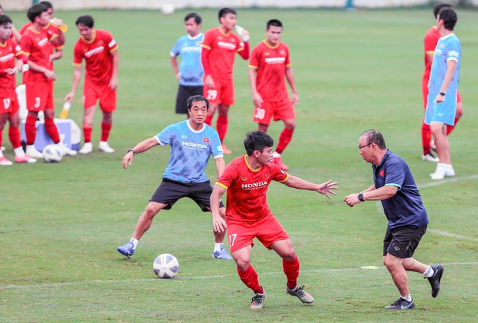Phan Văn Đức tự tin đối đầu với những đối thủ đẳng cấp cao ở vòng loại World Cup 2022 - Ảnh 4.