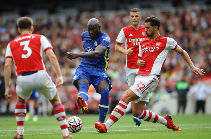 Lukaku bùng nổ ngày tái xuất, Chelsea hạ gục Arsenal trận derby London - Ảnh 1.