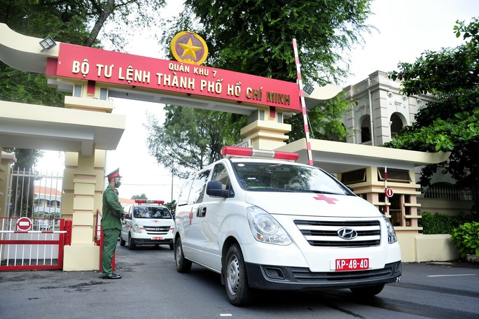 Cận cảnh đội hình xe cứu thương Bộ Quốc phòng điều động đến TP HCM tham gia chống dịch Covid-19 - Ảnh 3.