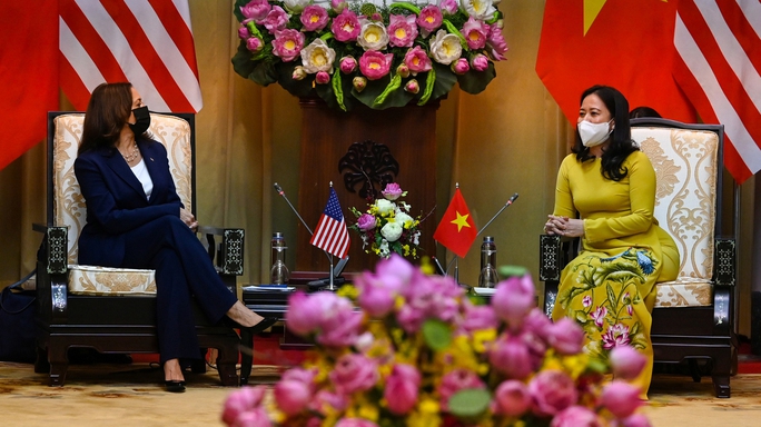 Phó Chủ tịch nước Võ Thị Ánh Xuân đón Phó Tổng thống Mỹ Kamala Harris - Ảnh 7.