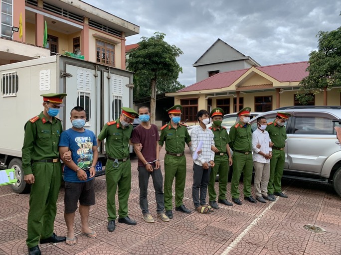 Khởi tố, bắt giam 4 kẻ gây rối trật tự công cộng ở Quảng Trị - Ảnh 1.