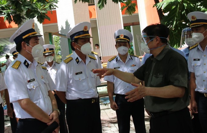 Thủ tướng Phạm Minh Chính kiểm tra công tác phòng chống dịch Covid-19 tại TP HCM - Ảnh 2.