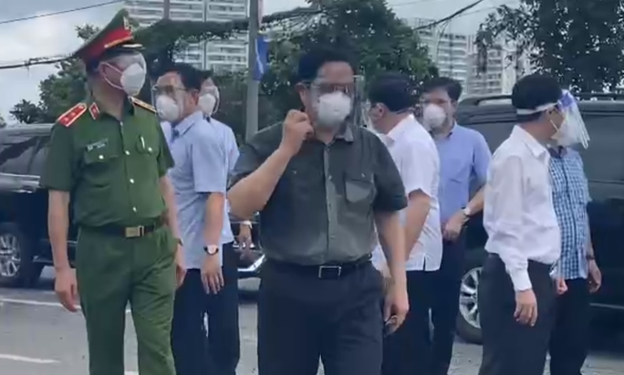 Thủ tướng Phạm Minh Chính kiểm tra công tác phòng chống dịch Covid-19 tại TP HCM - Ảnh 4.