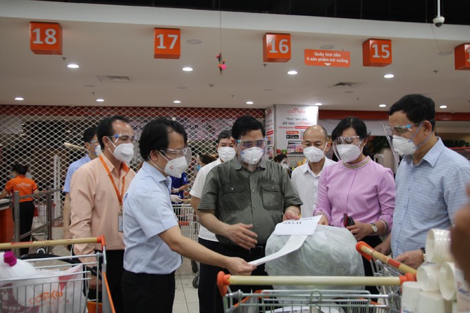 Thủ tướng Phạm Minh Chính kiểm tra công tác phòng chống dịch Covid-19 tại TP HCM - Ảnh 5.