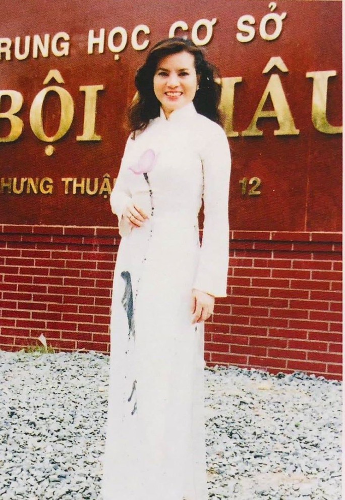 Cuộc thi nhan sắc tạm dừng, Hoa hậu Quý bà không chịu ở không - Ảnh 1. Cuộc thi nhan sắc tạm dừng, Hoa hậu Quý bà không chịu ở không - Ảnh 1.