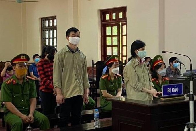 Vụ đoàn thanh tra thuộc Bộ Xây dựng vòi 2,1 tỉ đồng: Hai chị em gái cùng ra tòa - Ảnh 1.