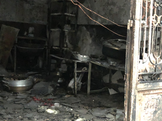 TP HCM: Hỏa hoạn thiêu rụi căn nhà trong hẻm, một người chết - Ảnh 4.