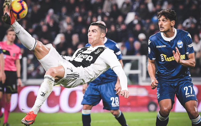 Juventus gởi tâm thư chia tay Ronaldo, CĐV nghẹn ngào xúc động - Ảnh 6.