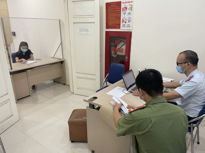 Chủ tài khoản Facebook Đại Lý Trứng bị phạt 12,5 triệu vì tung tin thất thiệt Hà Nội lập 3.000 chốt - Ảnh 1.