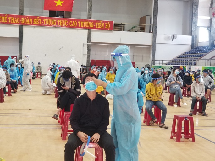 Thêm 600 công dân Phú Yên được chọn lên xe về quê - Ảnh 2.