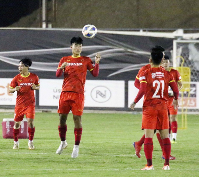 Thẩy Park cùng các tuyển thủ mổ băng trước trận gặp đối thủ từng tham gia World Cup - Ảnh 6.