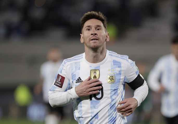 Messi lập hat-trick, vượt kỳ tích vua Pele ở vòng loại World Cup - Ảnh 2.