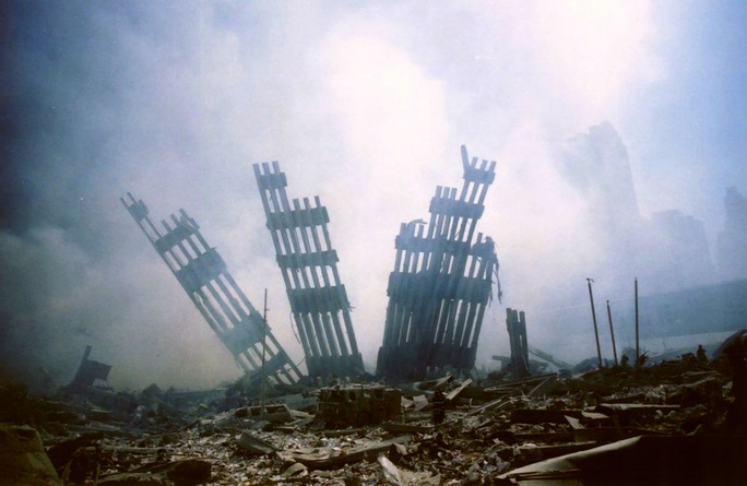 Những hình ảnh khủng khiếp về sự kiện 11-9-2001 - Ảnh 15.