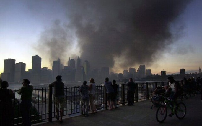 Những hình ảnh khủng khiếp về sự kiện 11-9-2001 - Ảnh 17.