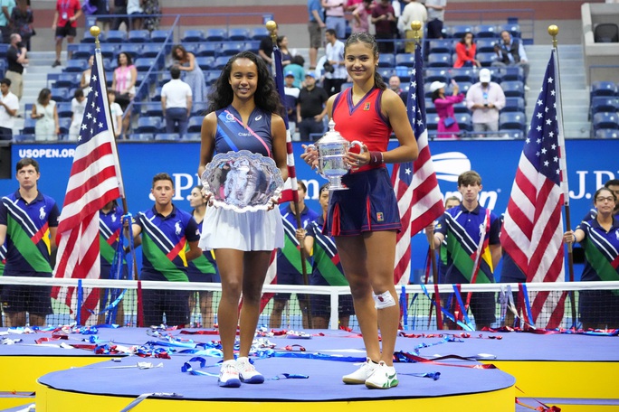 Tay vợt xinh đẹp 18 tuổi tạo kỷ lục hiếm có khi đăng quang US Open 2021 - Ảnh 10.