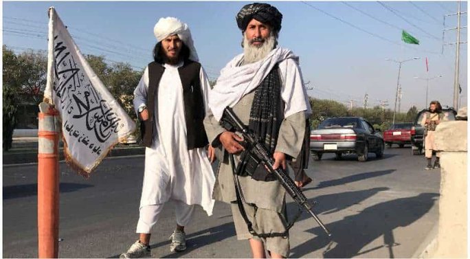 Taliban xuống tay giết hàng chục dân thường tại pháo đài Panjshir - Ảnh 1.