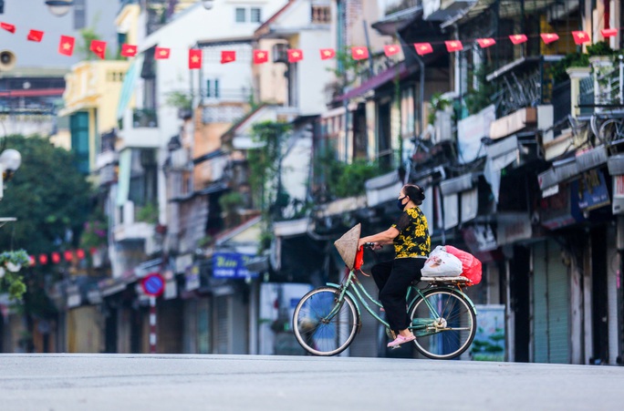 Phó Chủ tịch Hà Nội nói về giãn cách, chống dịch sau 15-9 và 21-9 - Ảnh 1.