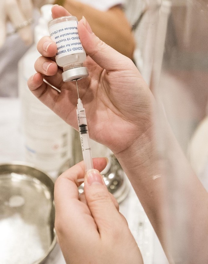 Hà Nội nhận thêm gần nửa triệu liều vắc-xin Vero Cell - Ảnh 1.