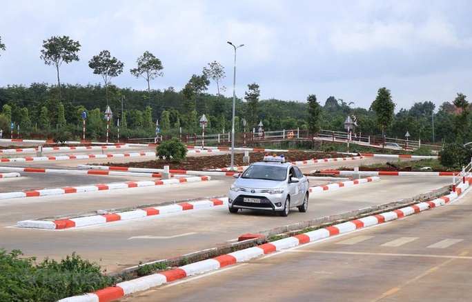Sửa Luật Giao thông đường bộ: Bộ Công an sẽ quản lý đào tạo, sát hạch giấy phép lái xe? - Ảnh 1.