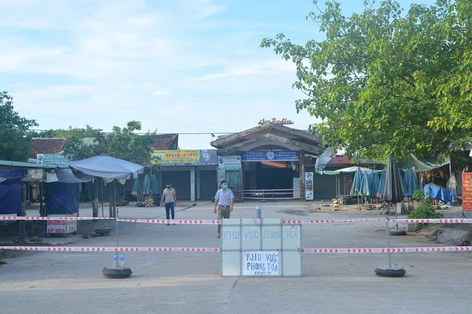 2 mẹ con tiểu thương chợ Ba Äồn dương tÃnh vá»›i SARS-CoV-2 - Ảnh 1. 2 mẹ con tiểu thương chợ Ba Äồn dương tÃnh vá»›i SARS-CoV-2 - Ảnh 1.