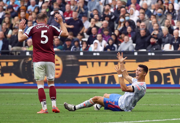 Ronaldo và Lingard tỏa sáng, Man United thắng nghẹt thở phút bù giờ - Ảnh 5.