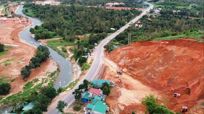 Lâm Đồng: Cận cảnh doanh nghiệp phá đồi, san lấp làm dự án cạnh Quốc lộ 20 - Ảnh 5.