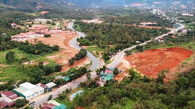 Lâm Đồng: Cận cảnh doanh nghiệp phá đồi, san lấp làm dự án cạnh Quốc lộ 20 - Ảnh 6.