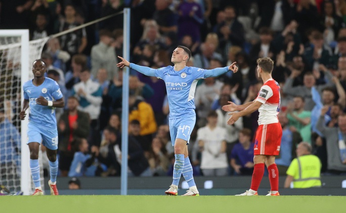 Sao trẻ lập công, Man City và Liverpool dội mưa bàn thắng ở League Cup - Ảnh 3.