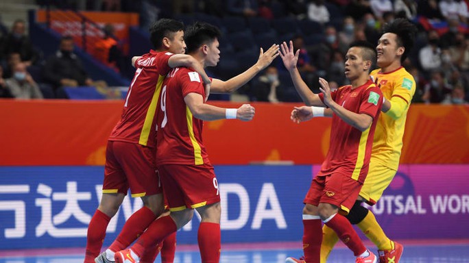 Truyền th&ocirc;ng quốc tế ấn tượng m&agrave;n tr&igrave;nh diễn của tuyển futsal Việt Nam - Ảnh 7.