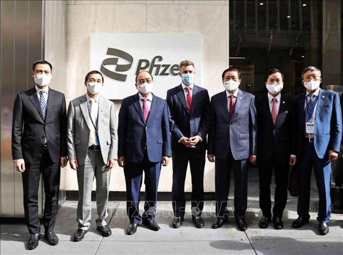 Chủ tịch nước Nguyễn Xuân Phúc đề nghị Pfizer giao sớm nhất vắc-xin cho trẻ em - Ảnh 1.