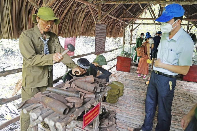 Saigontourist Group tiếp tục tiên phong tài trợ, tổ chức tour tri ân Cần Giờ, Củ Chi cho hàng ngàn y bác sĩ tuyến đầu chống dịch - Ảnh 4. Saigontourist Group tiếp tục tiên phong tài trợ, tổ chức tour tri ân Cần Giờ, Củ Chi cho hàng ngàn y bác sĩ tuyến đầu chống dịch - Ảnh 4.