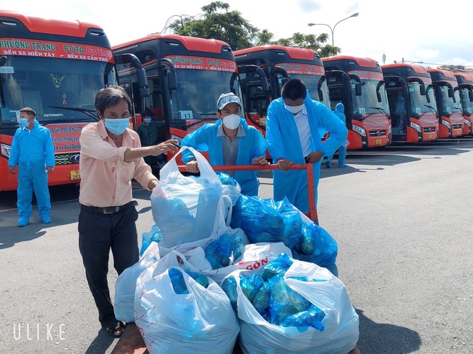 TP HCM lên phương án đón người lao động từ các tỉnh trở lại  thành phố - Ảnh 2.