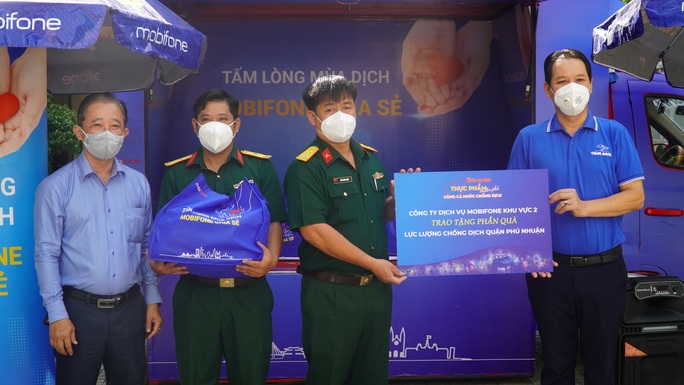 Chương trình Thực phẩm miễn phí cùng cả nước chống dịch” đến quận 3 và quận Phú Nhuận - Ảnh 2.