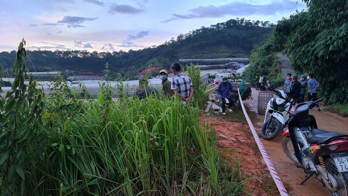 Sạt lở đất làm 2 người chết, 2 người bị thương ở Đà Lạt - Ảnh 5.
