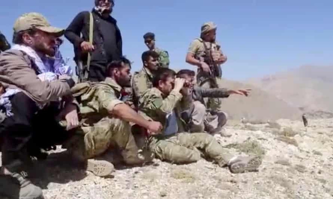 Cờ Taliban tung bay tại Panjshir, thủ lĩnh phe phản kháng im ắng - Ảnh 3.