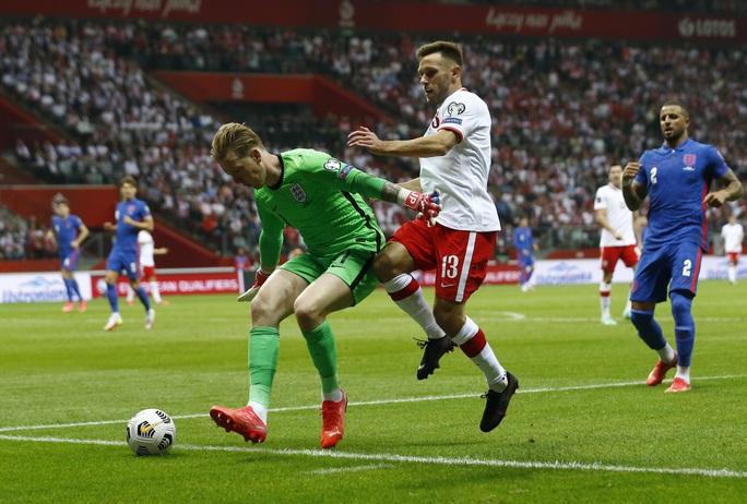 Harry Kane lập siêu phẩm, Anh đánh rơi chiến thắng phút bù giờ - Ảnh 2. Harry Kane lập siêu phẩm, Anh đánh rơi chiến thắng phút bù giờ - Ảnh 2.