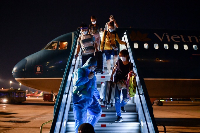 Chuyến bay quốc tế thường lệ đầu tiên chính thức đến Việt Nam kể từ đại dịch Covid-19 - Ảnh 2.