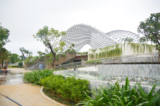 Ngắm Vườn tượng APEC - “Cánh diều bay cao” của Đà Nẵng - Ảnh 1.