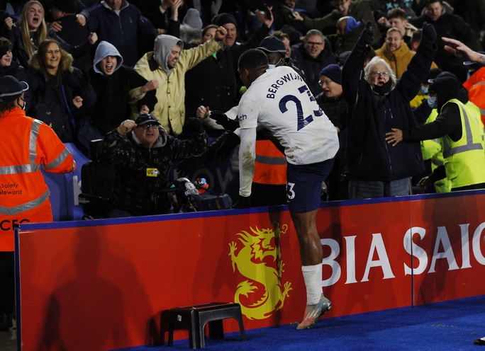 Ngược dòng điên rồ trước Leicester, Tottenham mơ Top 4 Ngoại hạng - Ảnh 6.